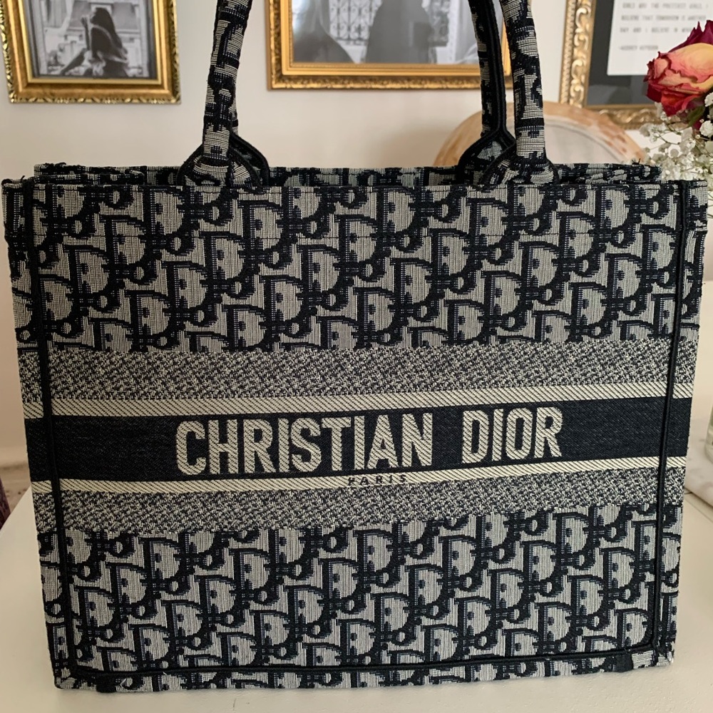 Dior book tote medium blue